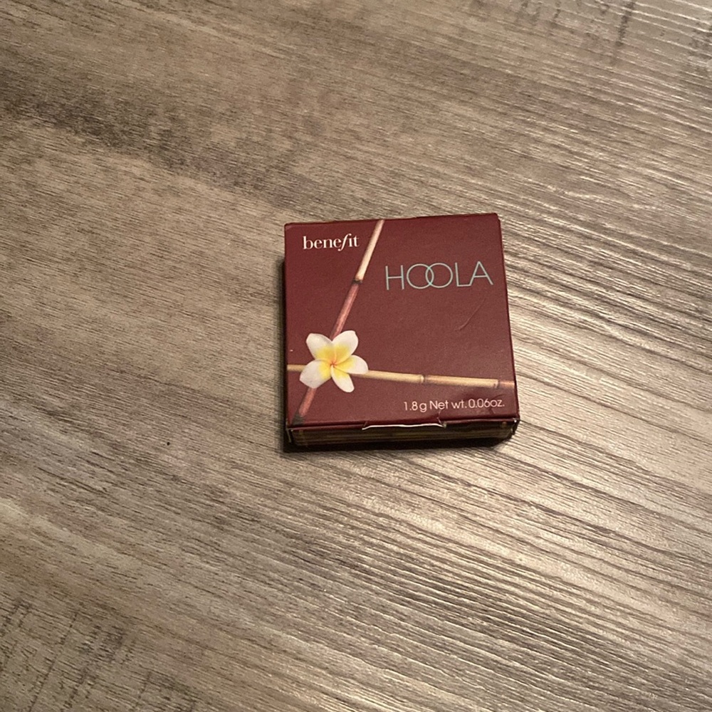 Benefit Hoola